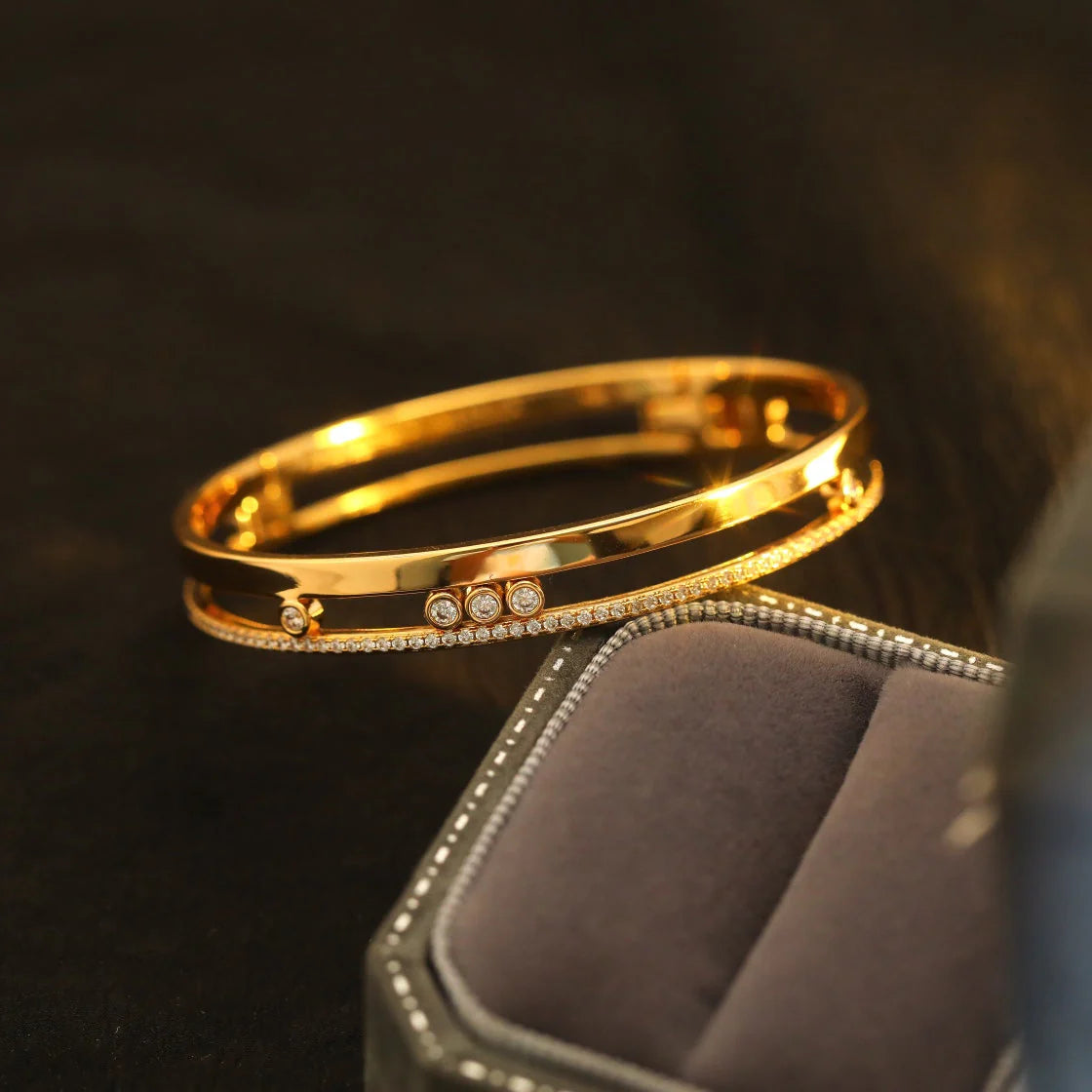 [Glow Muse]Move Romane Diamond Bangle Bracelet