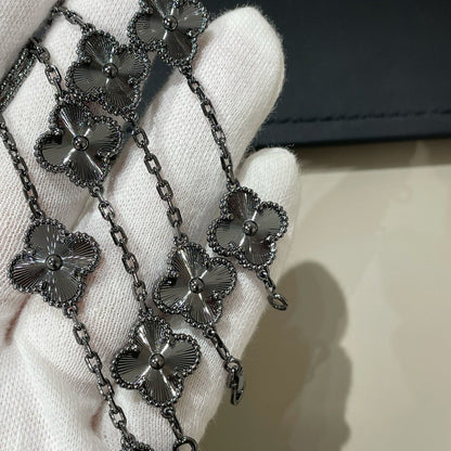 [Glow Muse]CLOVER 5 MOTIF BLACK BRACELET