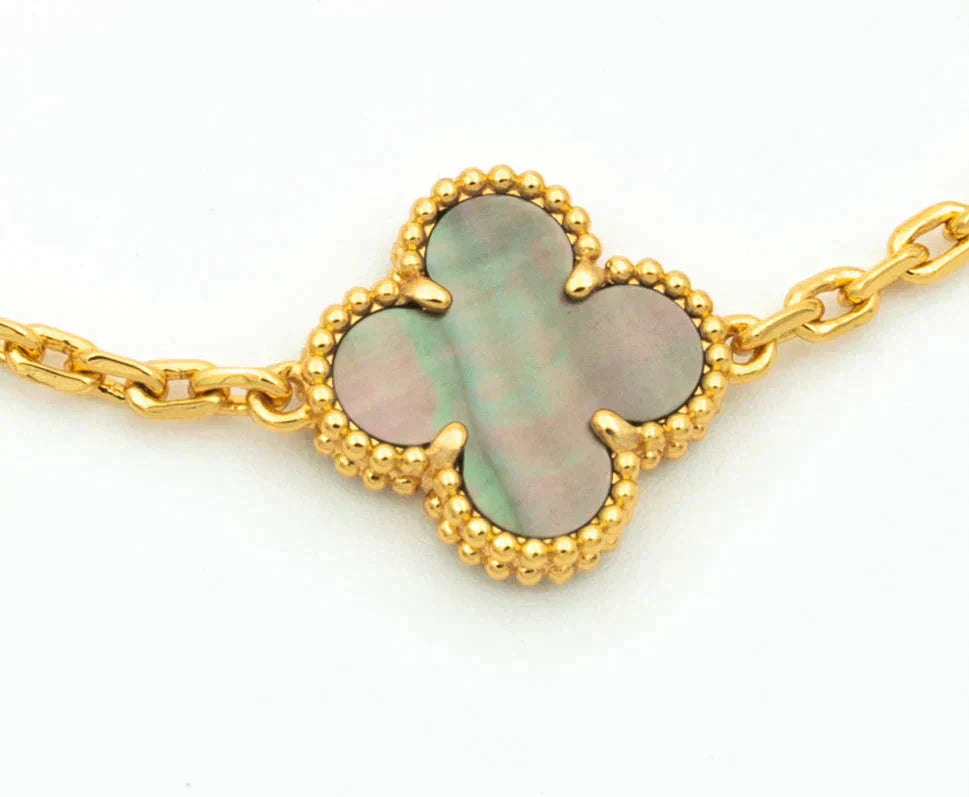 [⭐Glow Muse] CLOVER 5 MOTIF GRAY MOP BRACELET COLLECTION