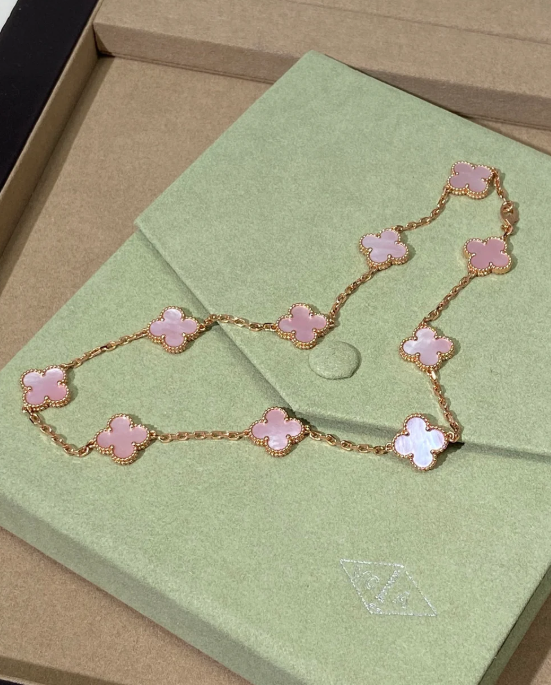 [Glow Muse Jewellery] Pink Necklace with Ten Clover Designs