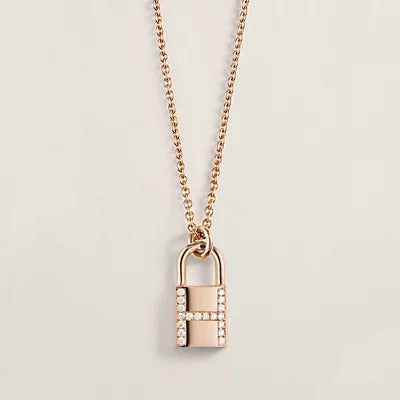 [Glow Muse]HM ADVANCED NICHE LOCK HEAD NECKLACE DIAMONDS