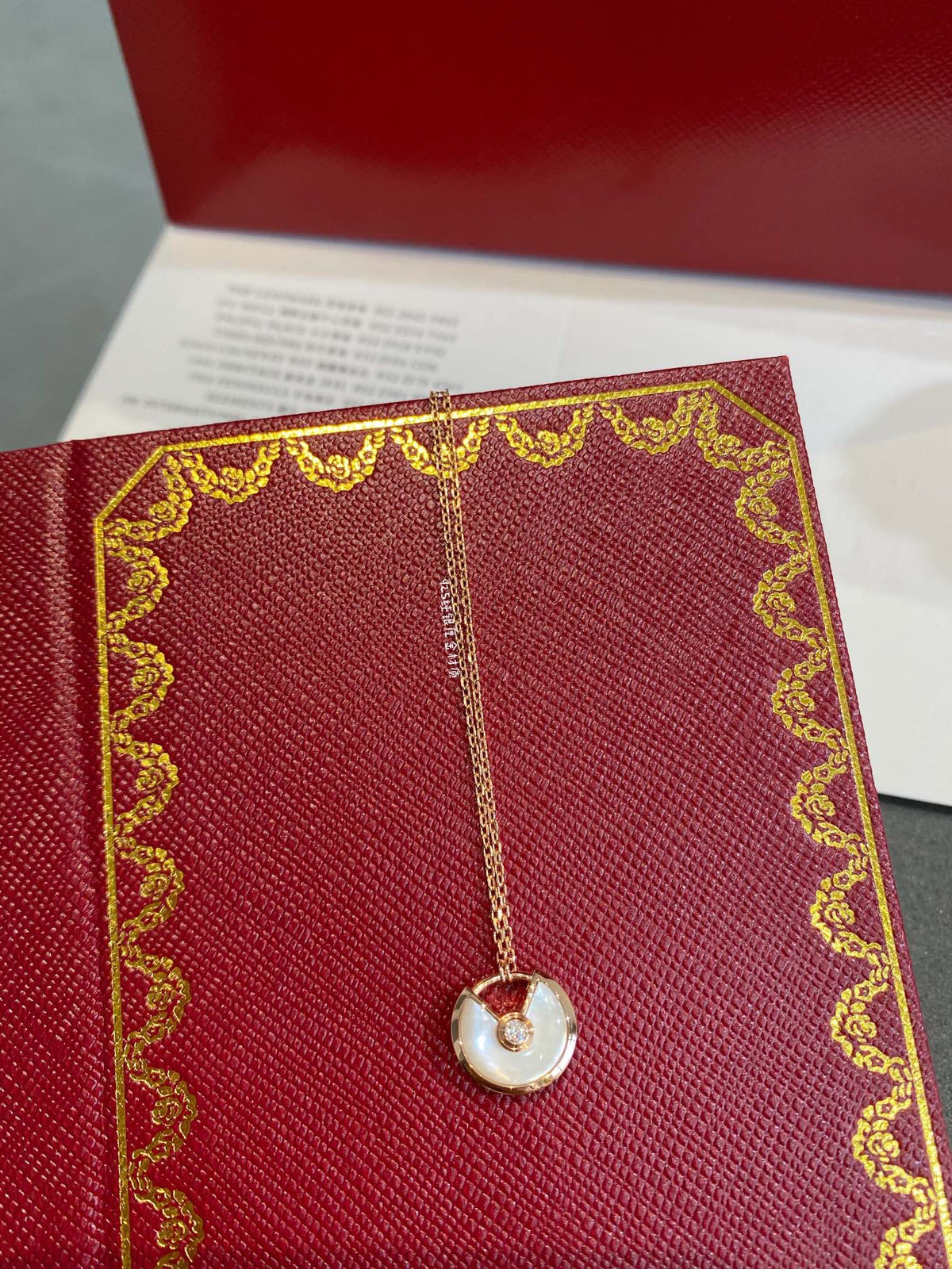 [Glow Muse]AMULETTE ROSE GOLD MOP NECKLACE