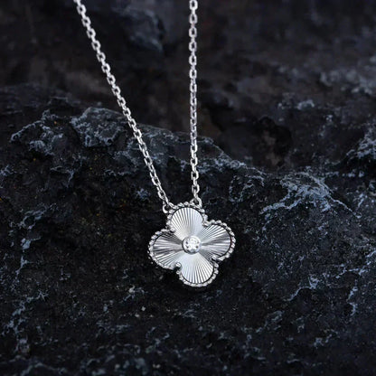 [Glow Muse]CLOVER  15MM DIAMOND LASER NECKLACE SILVER