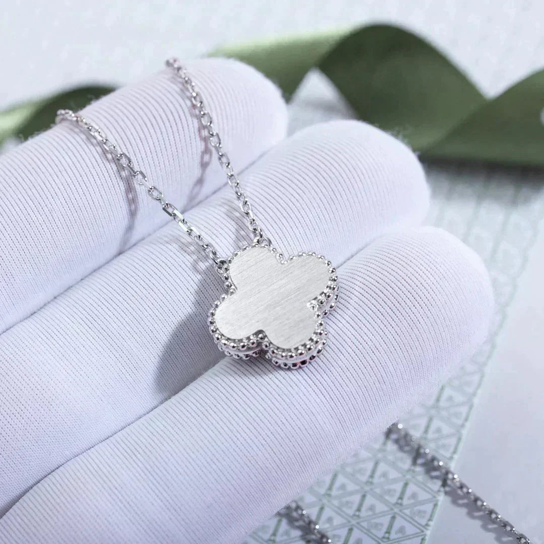 [Glow Muse]CLOVER  15MM DIAMOND LASER NECKLACE SILVER