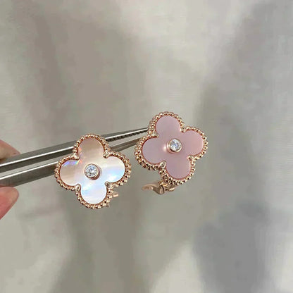 [Glow Muse]CLOVER MEDIUM 1 MOTIFS  PINK MOP DIAMOND EARRINGS
