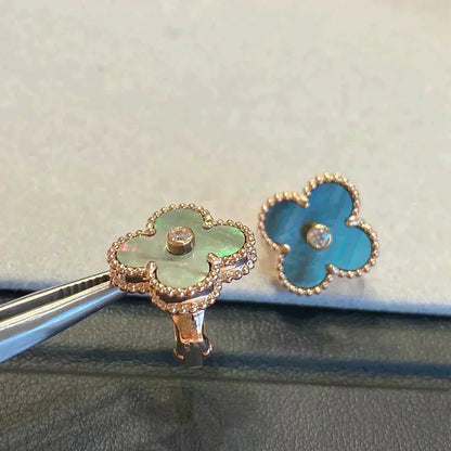 [Glow Muse]CLOVER MEDIUM 1 MOTIFS GRAY MOP  DIAMOND EARRINGS