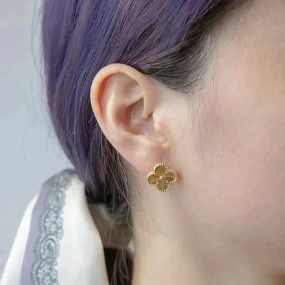 [Glow Muse]CLOVER MEDIUM 1 MOTIFS LASER EARRINGS