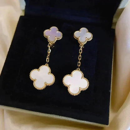 [Glow Muse]CLOVER 2 MOTIF WHITE MOP EARRINGS