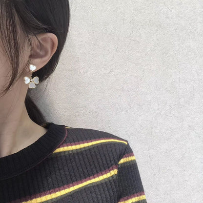 [Glow Muse]CLOVER SWEET WHITE MOP EARRINGS