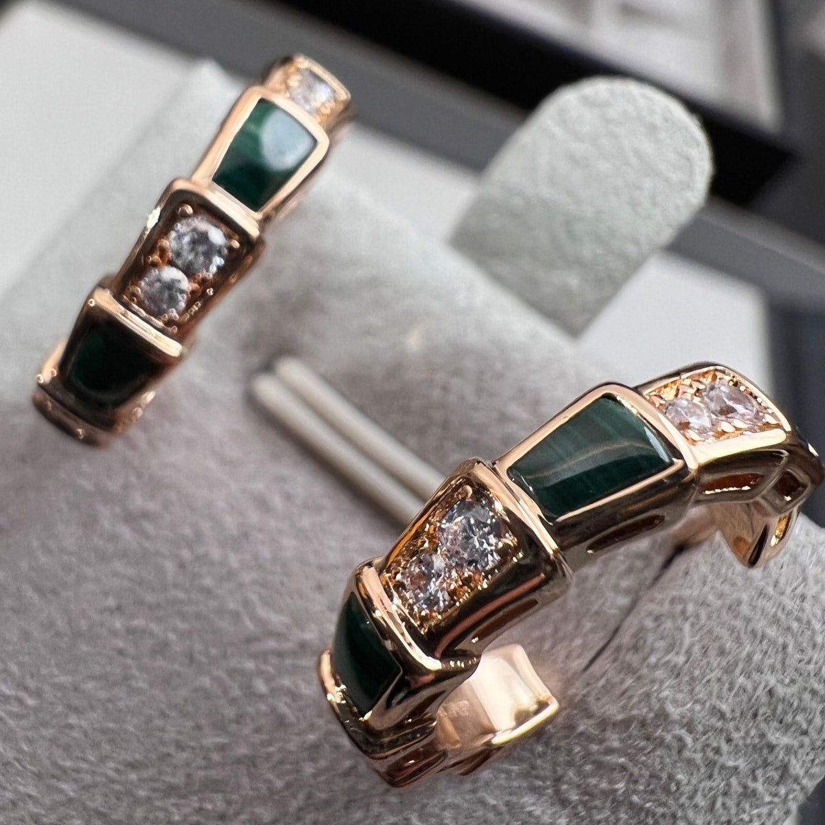 [Glow Muse]SERPENTI MALACHITE PINK GOLD EARRINGS