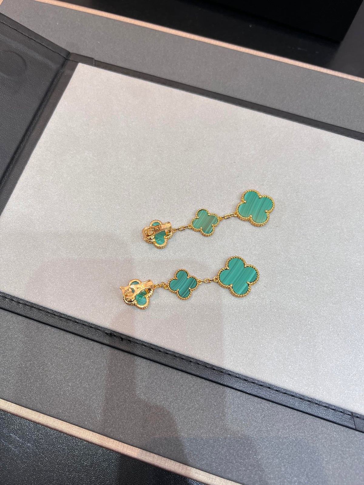 [Glow Muse]CLOVER MALACHITE 3 MOTIFS GOLD