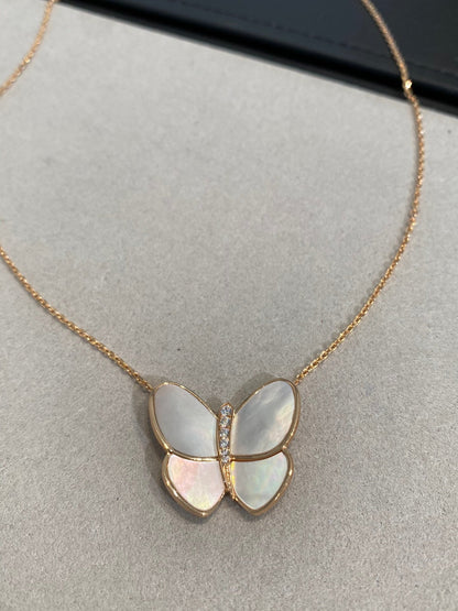 [Glow Muse]BUTTERFLY GOLD MOP DIAMOND NECKLACE