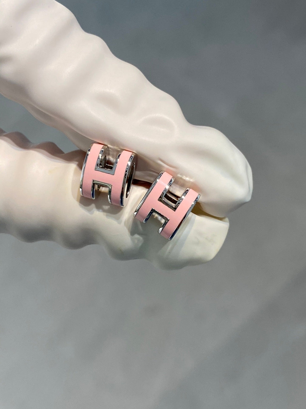 [Glow Muse]MINI POP H SILVER EARRINGS PINK