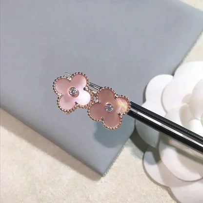 [Glow Muse]CLOVER MEDIUM 1 MOTIFS  PINK MOP DIAMOND EARRINGS
