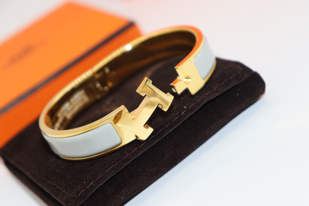 [Glow Muse]H LIGHT BLUE BRACELET
