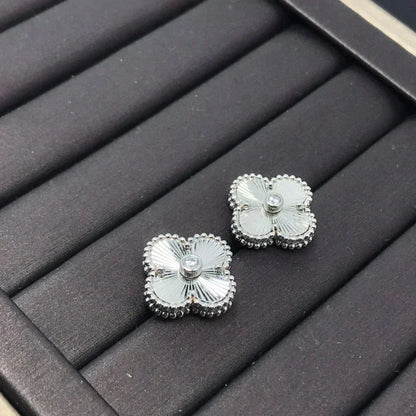 [Glow Muse]CLOVER MINI 9.5MM LASER EARRINGS
