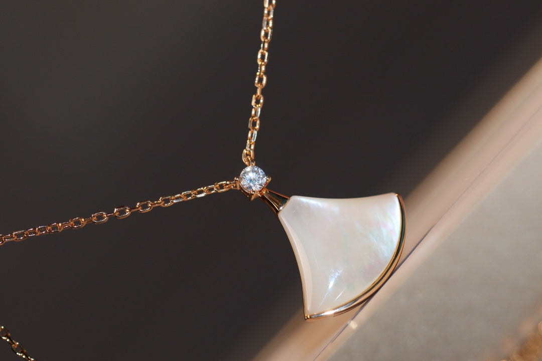 [Glow Muse]DREAM NECKLACE WHITE MOP PINK GOLD 1 DIAMOND