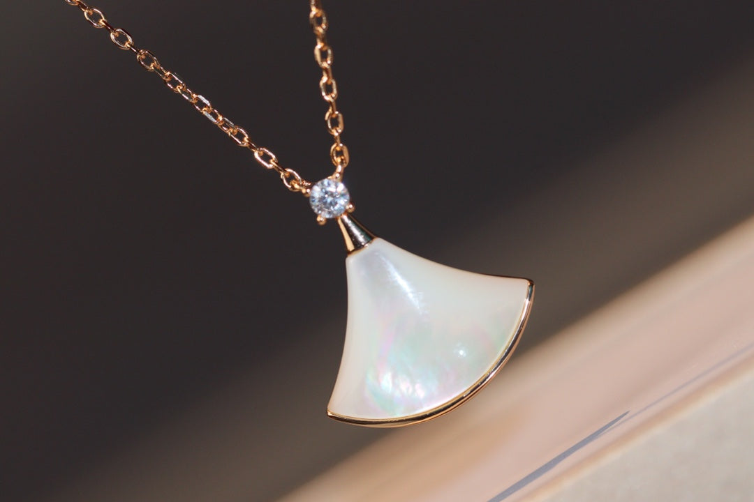 [Glow Muse]DREAM NECKLACE WHITE MOP PINK GOLD 1 DIAMOND