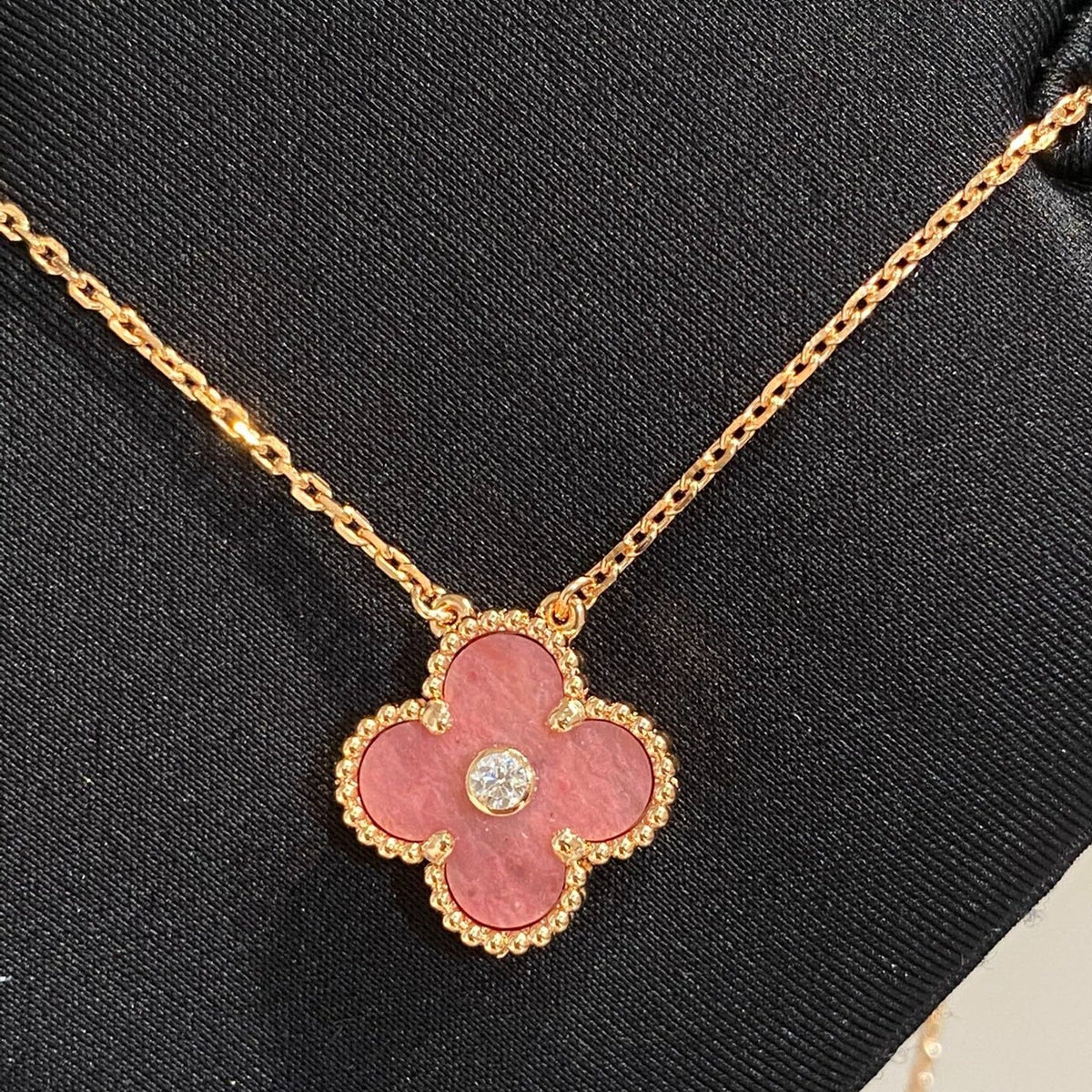 [Glow Muse]CLOVER 15MM DIAMOND RHODONITE NECKLACE