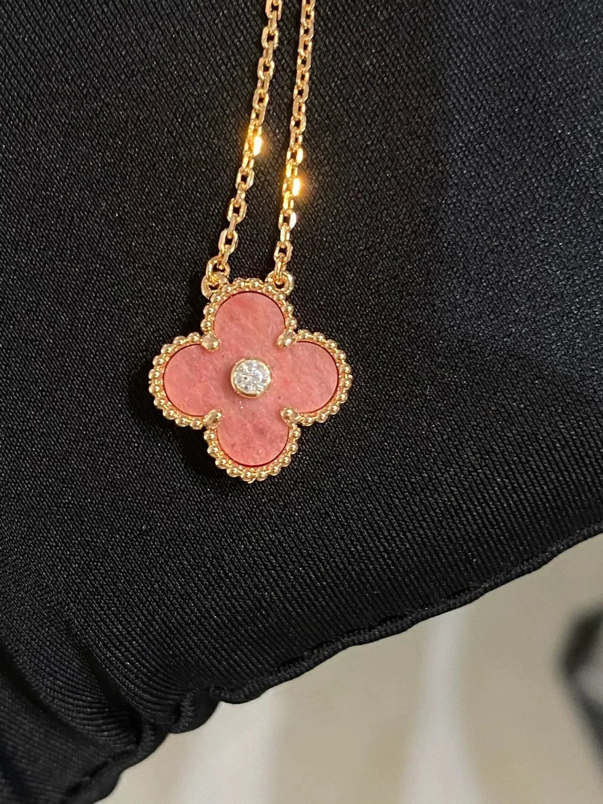 [Glow Muse]CLOVER 15MM DIAMOND RHODONITE NECKLACE