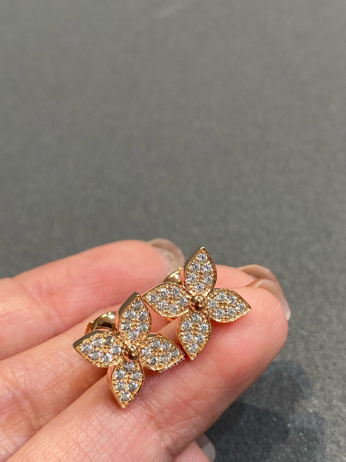 [Glow Muse]STAR DIAMOND EARRINGS