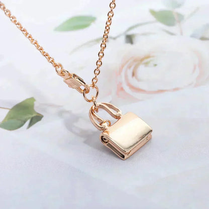 [Glow Muse]AMULETTE PEDANT ROSE GOLD NECKLACE