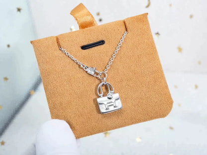 [Glow Muse]AMULETTE PEDANT SILVER NECKLACE