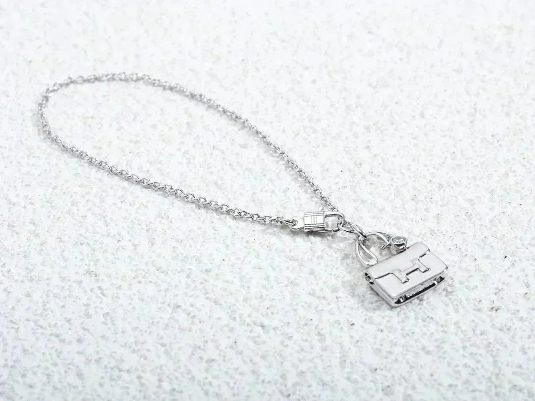 [Glow Muse]AMULETTE PEDANT SILVER NECKLACE