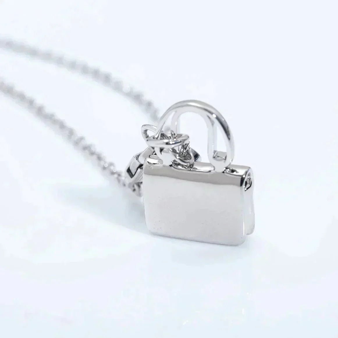 [Glow Muse]AMULETTE PEDANT SILVER NECKLACE