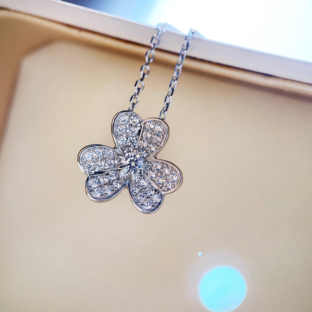 [Glow Muse]CLOVER DIAMOND NECKLACE SILVER