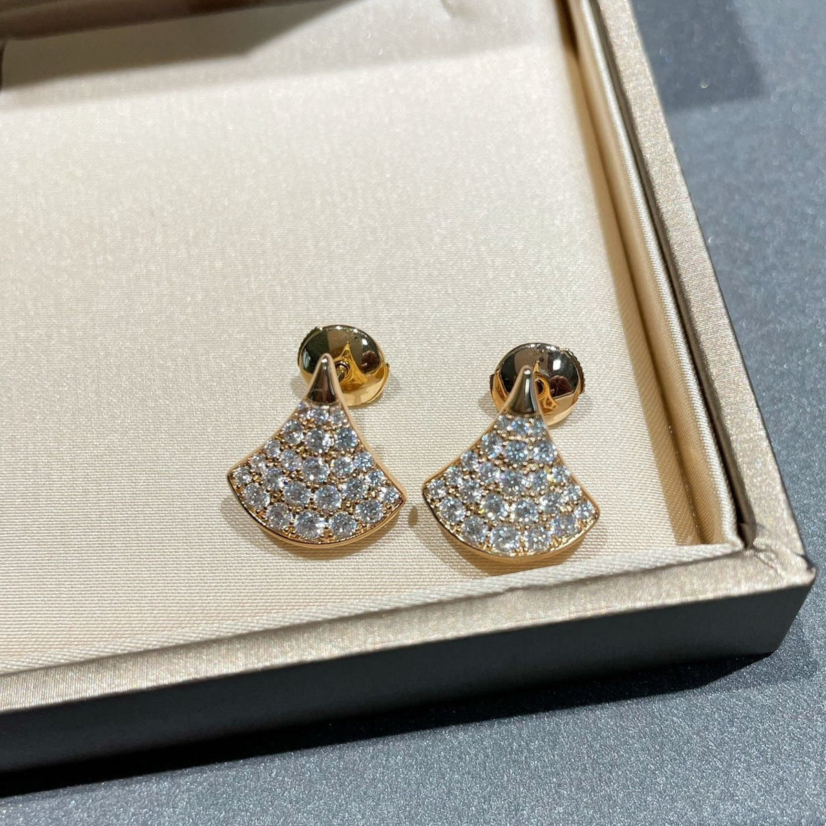 [Glow Muse]DREAM STUD EARRINGS DIAMOND
