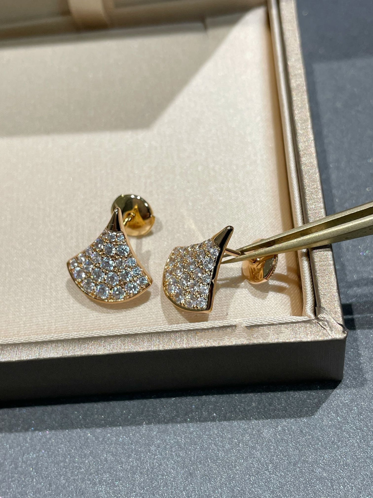 [Glow Muse]DREAM STUD EARRINGS DIAMOND