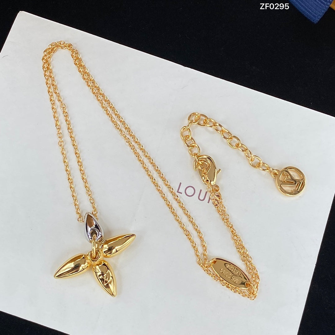 [Glow Muse]LOUISETTE PEDANT GOLD NECKLACE