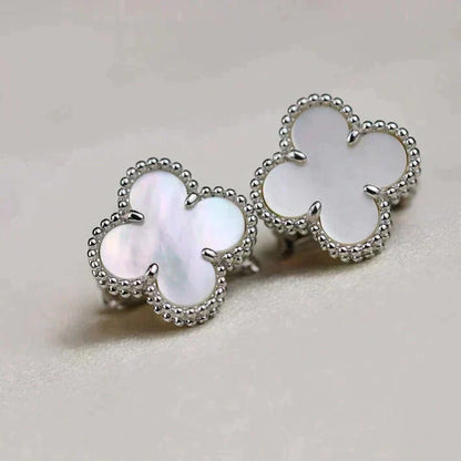 [Glow Muse]CLOVER MEDIUM 1 MOTIFS  WHITE MOP EARRINGS SILVER