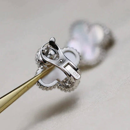 [Glow Muse]CLOVER MEDIUM 1 MOTIFS  WHITE MOP EARRINGS SILVER