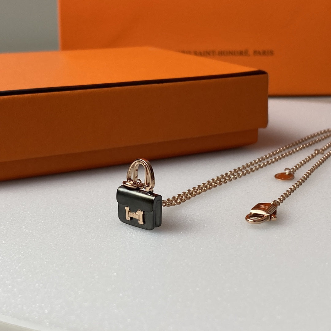 [Glow Muse]CONSTANCE BLACK PEDANT PINK GOLD NECKLACE