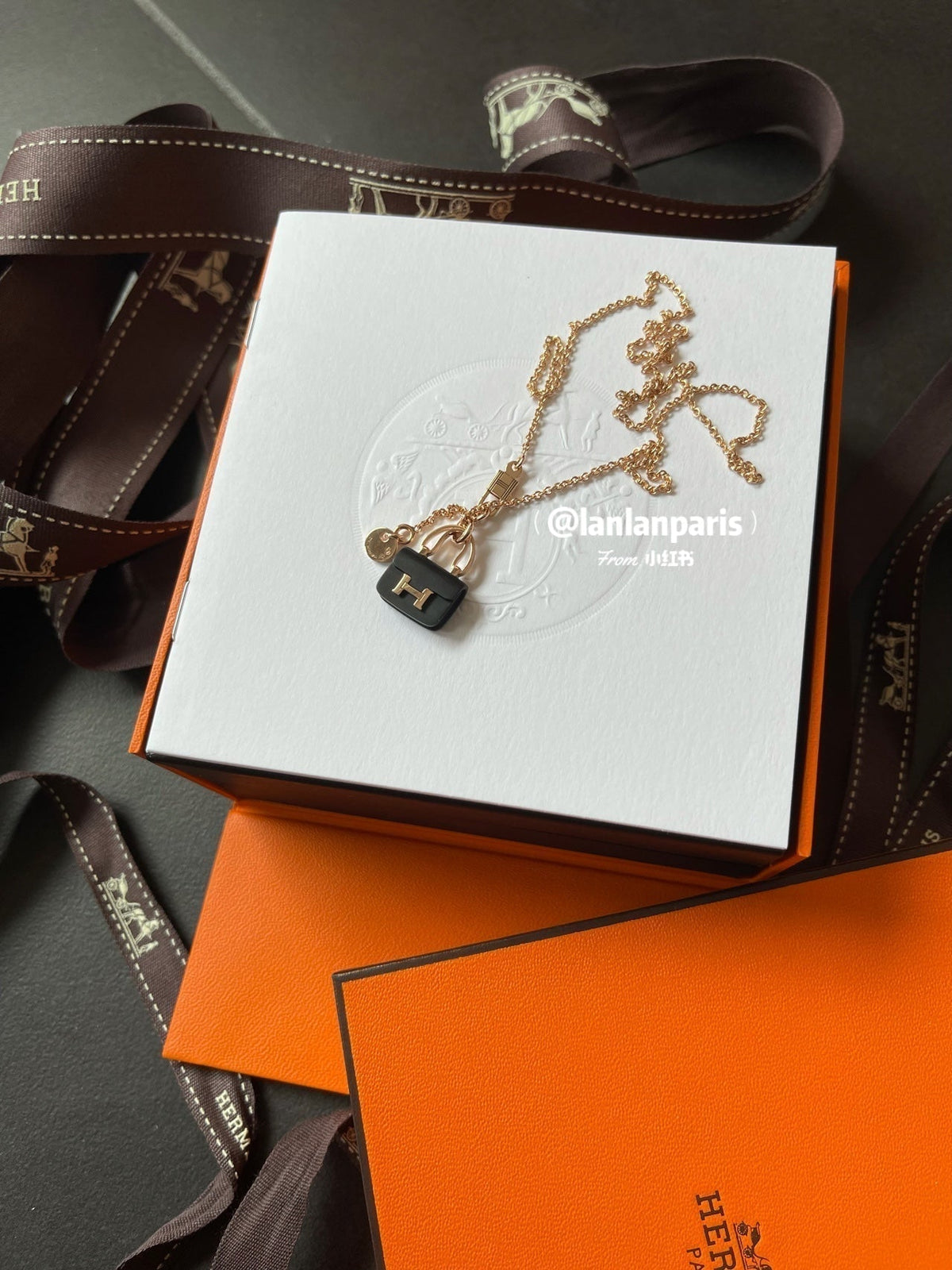 [Glow Muse]CONSTANCE BLACK PEDANT PINK GOLD NECKLACE