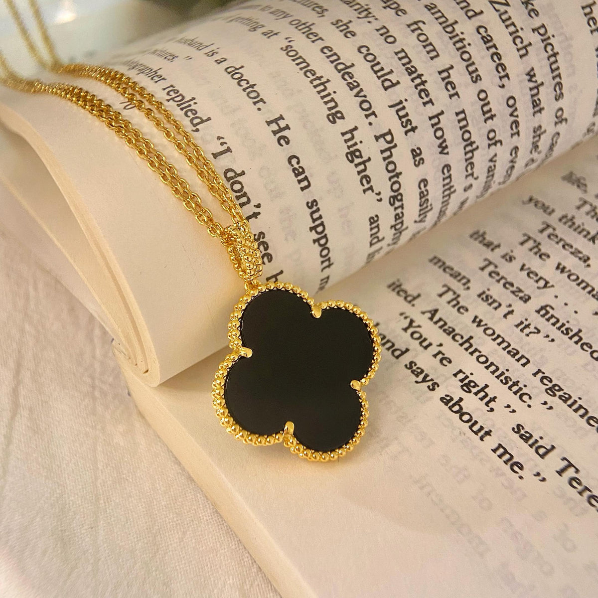 [Glow Muse]CLOVER 25MM NECKLACE GOLD ONYX
