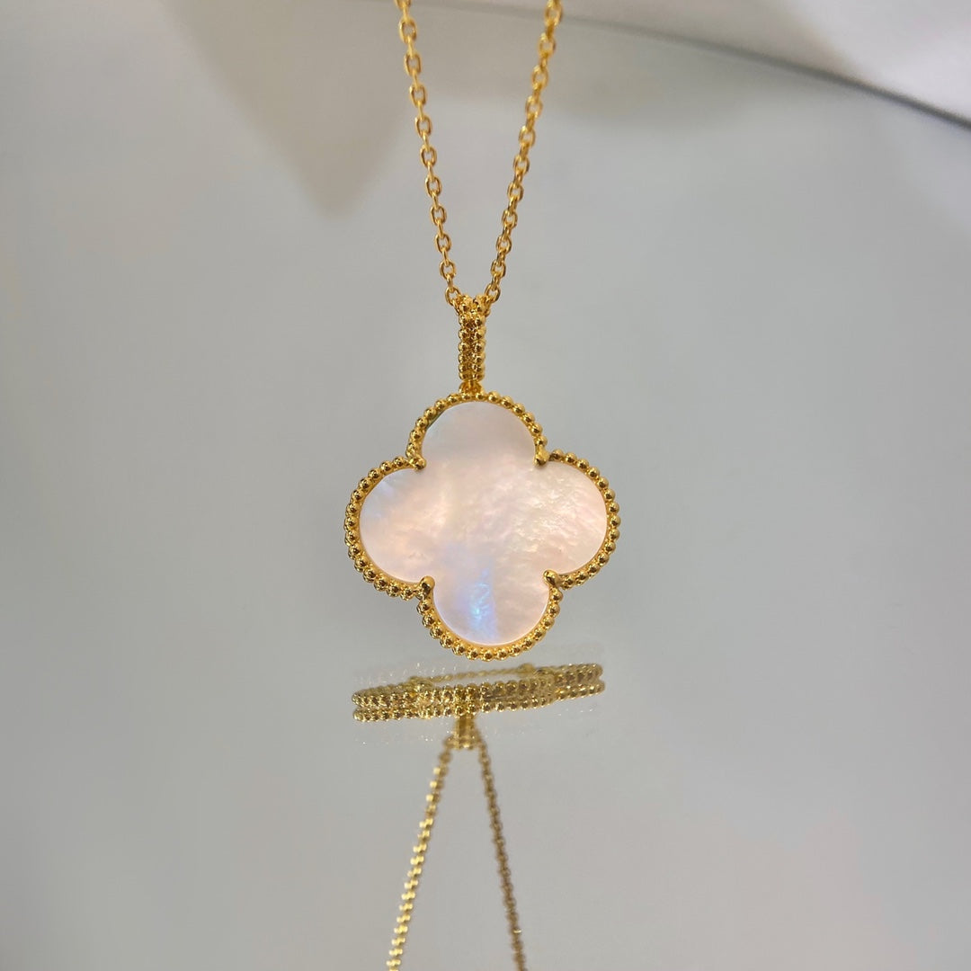 [Glow Muse]CLOVER 25MM MOP LARGE PENDANT NECKLACE