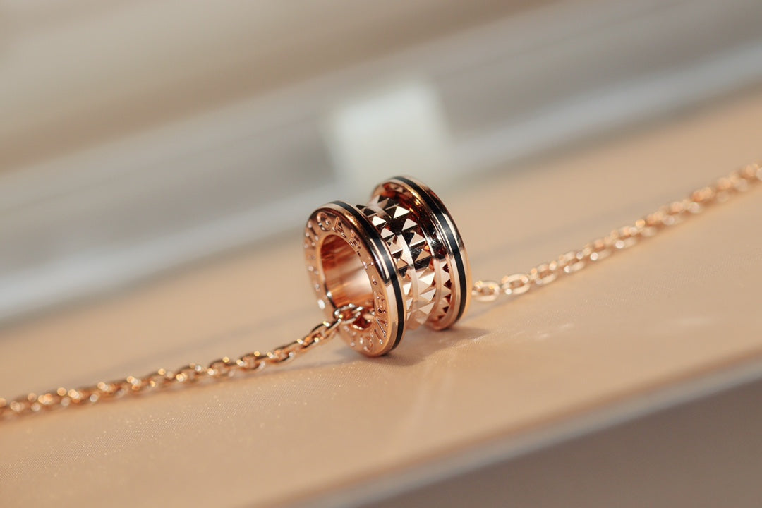 [Glow Muse]ZERO 1 ROCK PEDANT PINK GOLD BLACK NECKLACE