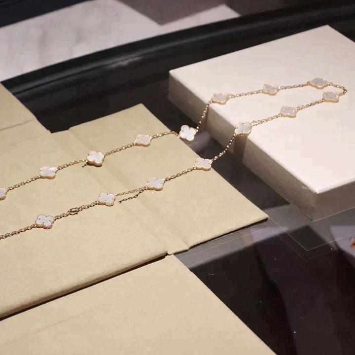 [Glow Muse]CLOVER 20 MOTIFS WHITE MOP NECKLACE