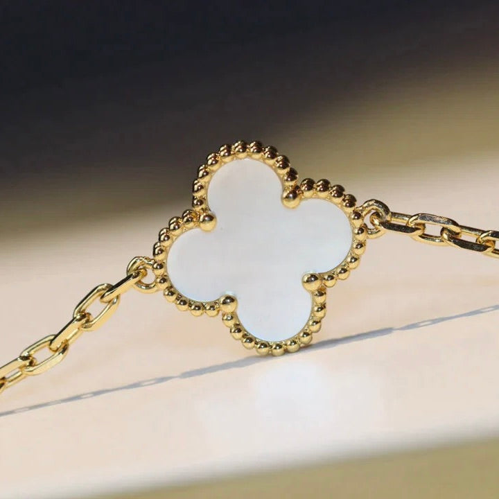[Glow Muse]CLOVER 20 MOTIFS WHITE MOP NECKLACE