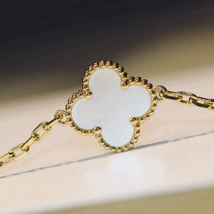 [Glow Muse]CLOVER 20 MOTIFS WHITE MOP NECKLACE