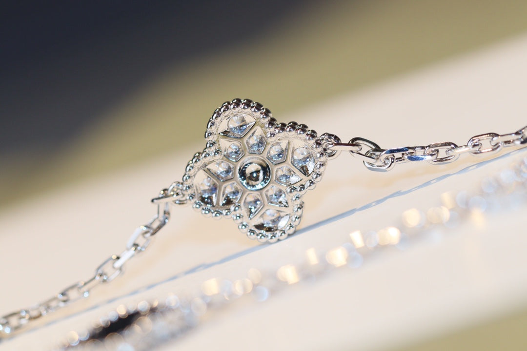 [Glow Muse]CLOVER 20 MOTIFS ONYX DIAMOND SILVER