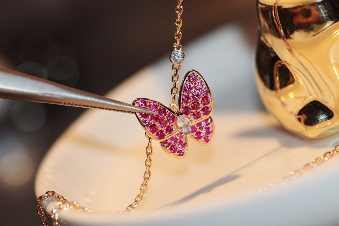 [Glow Muse]BUTTERFLY RED DIAMOND ROSE GOLD NECKLACE
