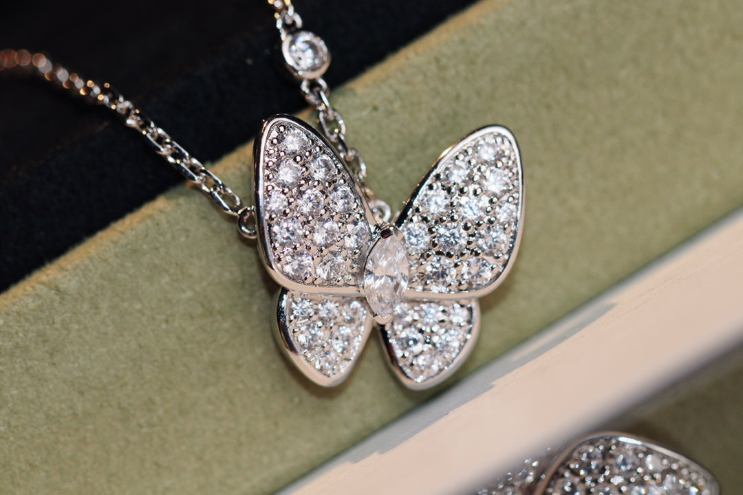 [Glow Muse]BUTTERFLY DIAMOND NECKLACE