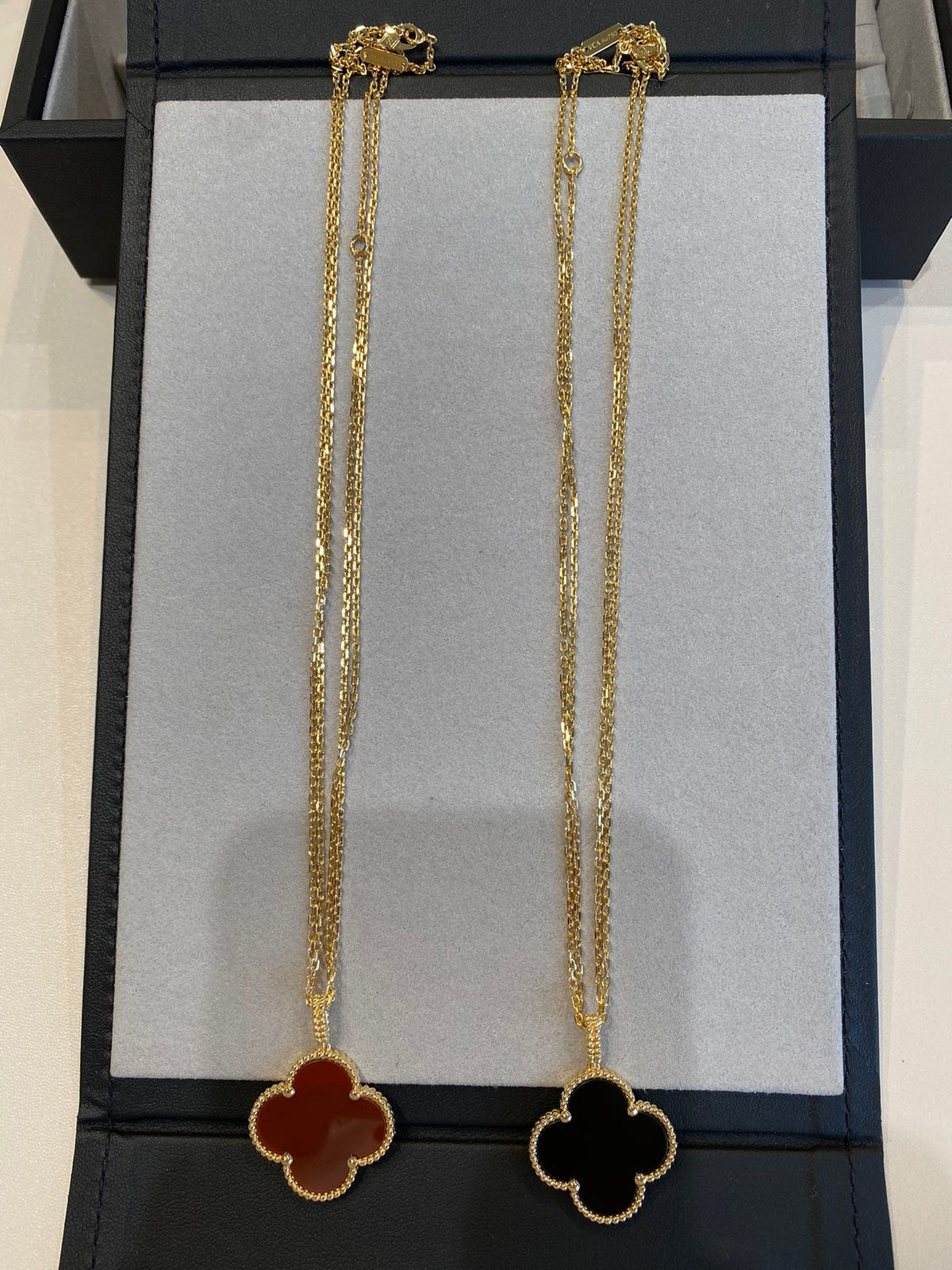 [Glow Muse]CLOVER 25MM NECKLACE GOLD CARNELIAN