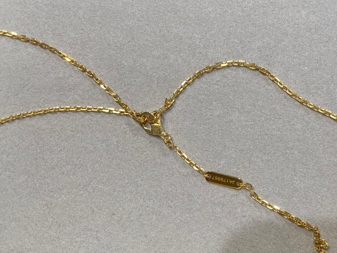 [Glow Muse]CLOVER 25MM NECKLACE GOLD CARNELIAN