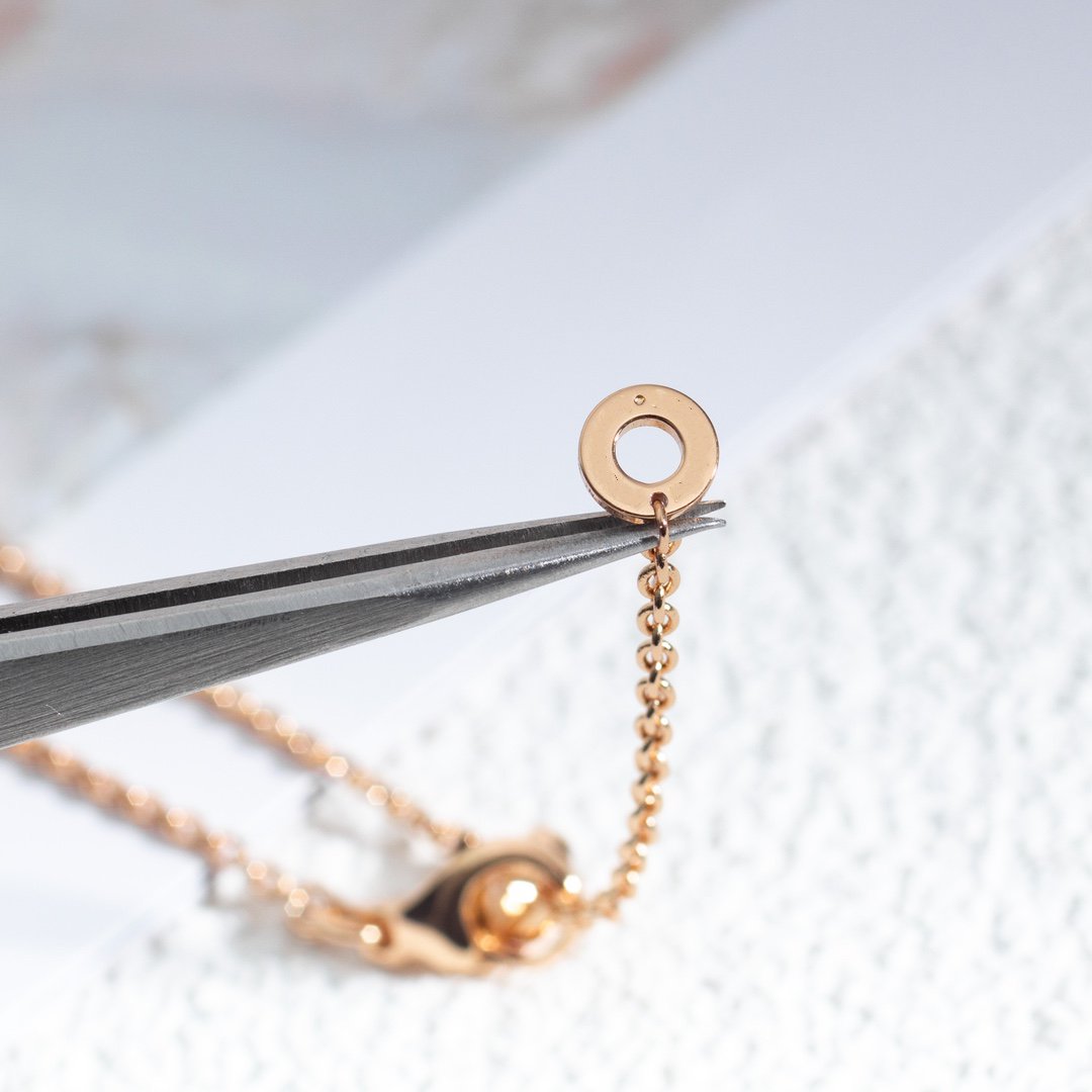 [Glow Muse]ZERO 1 WHITE CERAMIC PINK GOLD DIAMOND NECKLACE