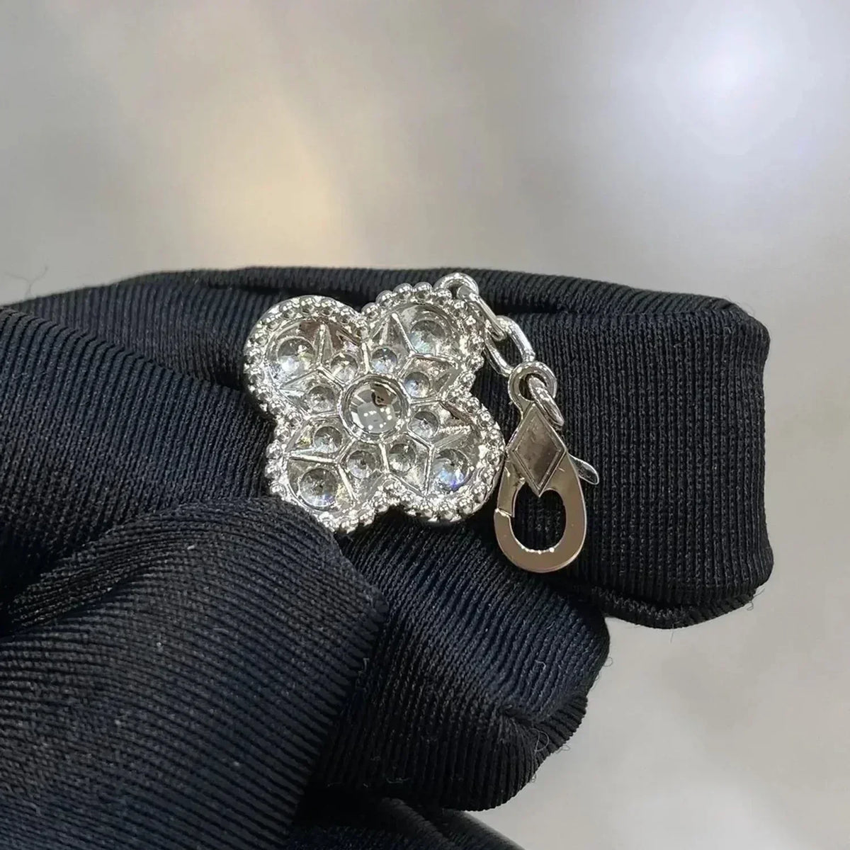 [⭐Glow Muse] CLOVER 5 MOTIF FULL DIAMOND BRACELET COLLECTION